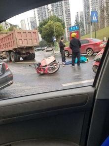 宜宾交通事故最新爆料,多车连环相撞，伤亡情况令人揪心